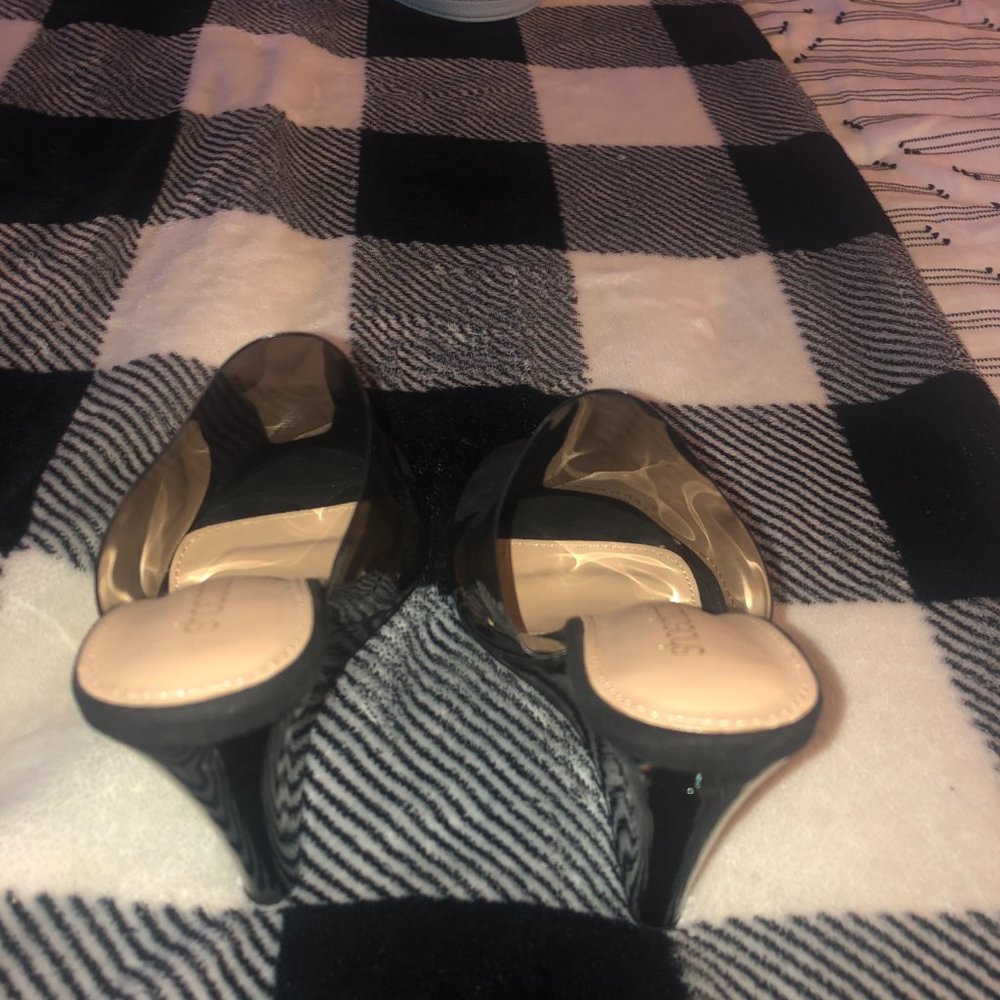 SHOES - Picture 3 of 4